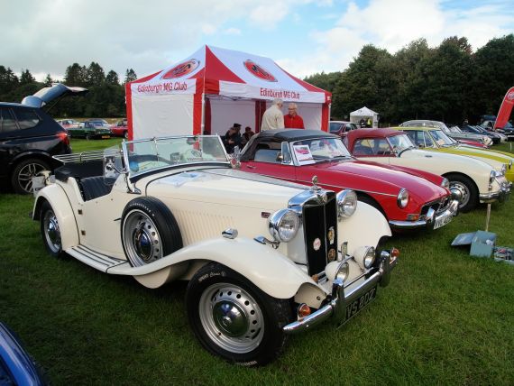A 1952 MG TD at the "Gathering of the Clans" in Doune.